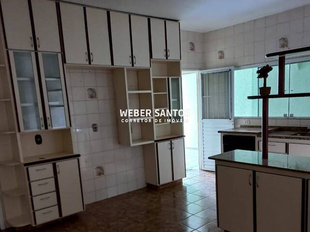 Casa para Venda em São José dos Campos - 4