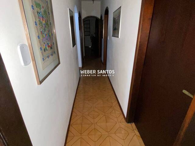 Casa para Venda em São José dos Campos - 4