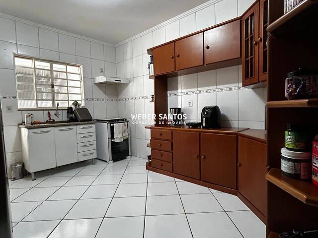 Casa para Venda em São José dos Campos - 4