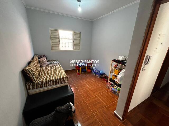 Casa para Venda em São José dos Campos - 3