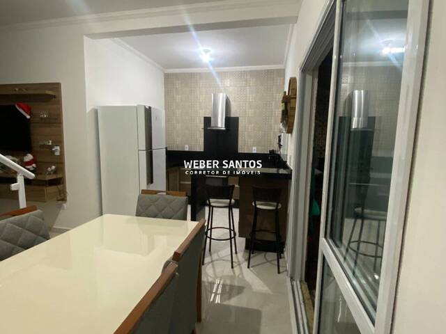 Casa para Venda em São José dos Campos - 3